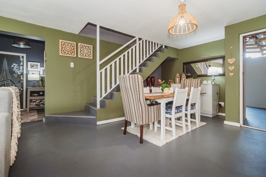 5 Bedroom Property for Sale in Blanco Western Cape